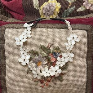 Cream Floral Hair Accessory with Elegant Design